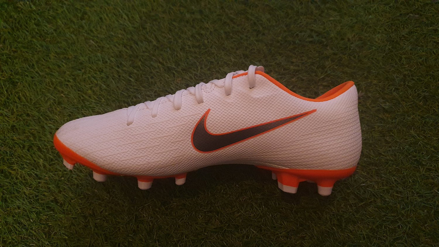 Vinícius Jr. Signierter Nike Mercurial Fußballschuh Weiß – Real Madrid 2019/20 | Handsigniert mit Fotoproof