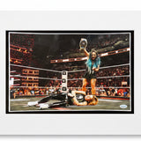 Lyra Valkyria Signed WWE 11x17 Photo (ACOA) – Mit Championship Titel - Cardframes.de