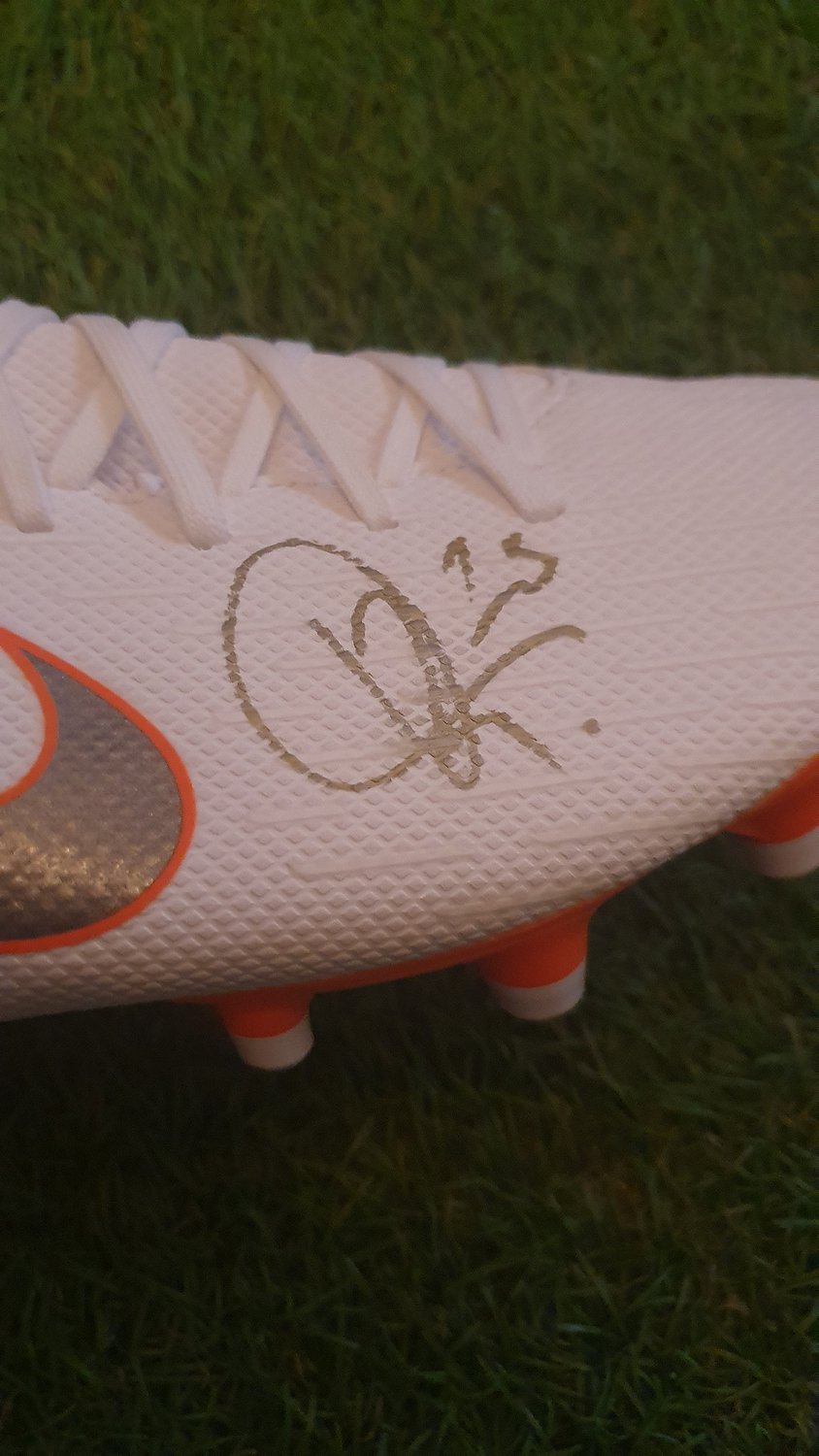 Vinícius Jr. Signierter Nike Mercurial Fußballschuh Weiß – Real Madrid 2019/20 | Handsigniert mit Fotoproof