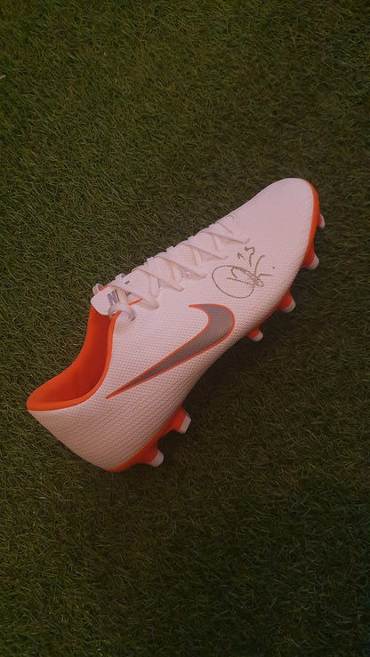 Vinícius Jr. Signierter Nike Mercurial Fußballschuh Weiß – Real Madrid 2019/20 | Handsigniert mit Fotoproof